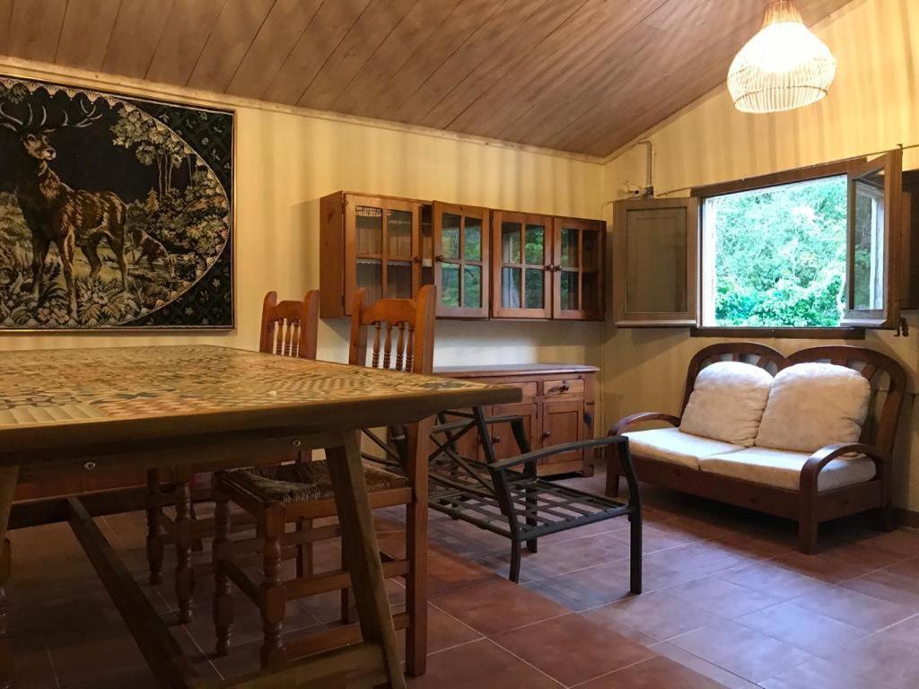 Bed and Breakfast Els Avets De La Muga Sant Llorenc de la Muga Exterior foto